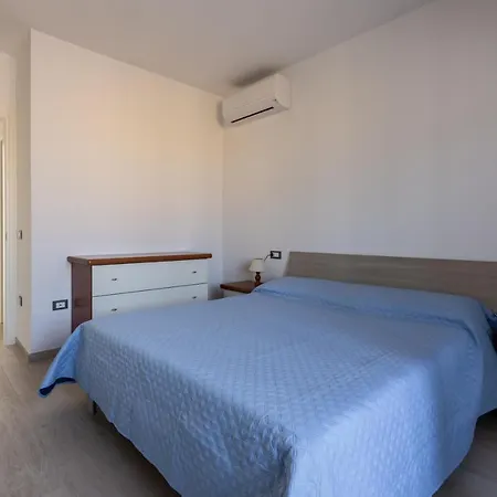 Roomy Flat With Private Parking! *