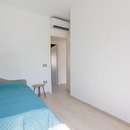 Guesthost - Roomy Flat With Private Parking! Apartment Quartu SantʼElena